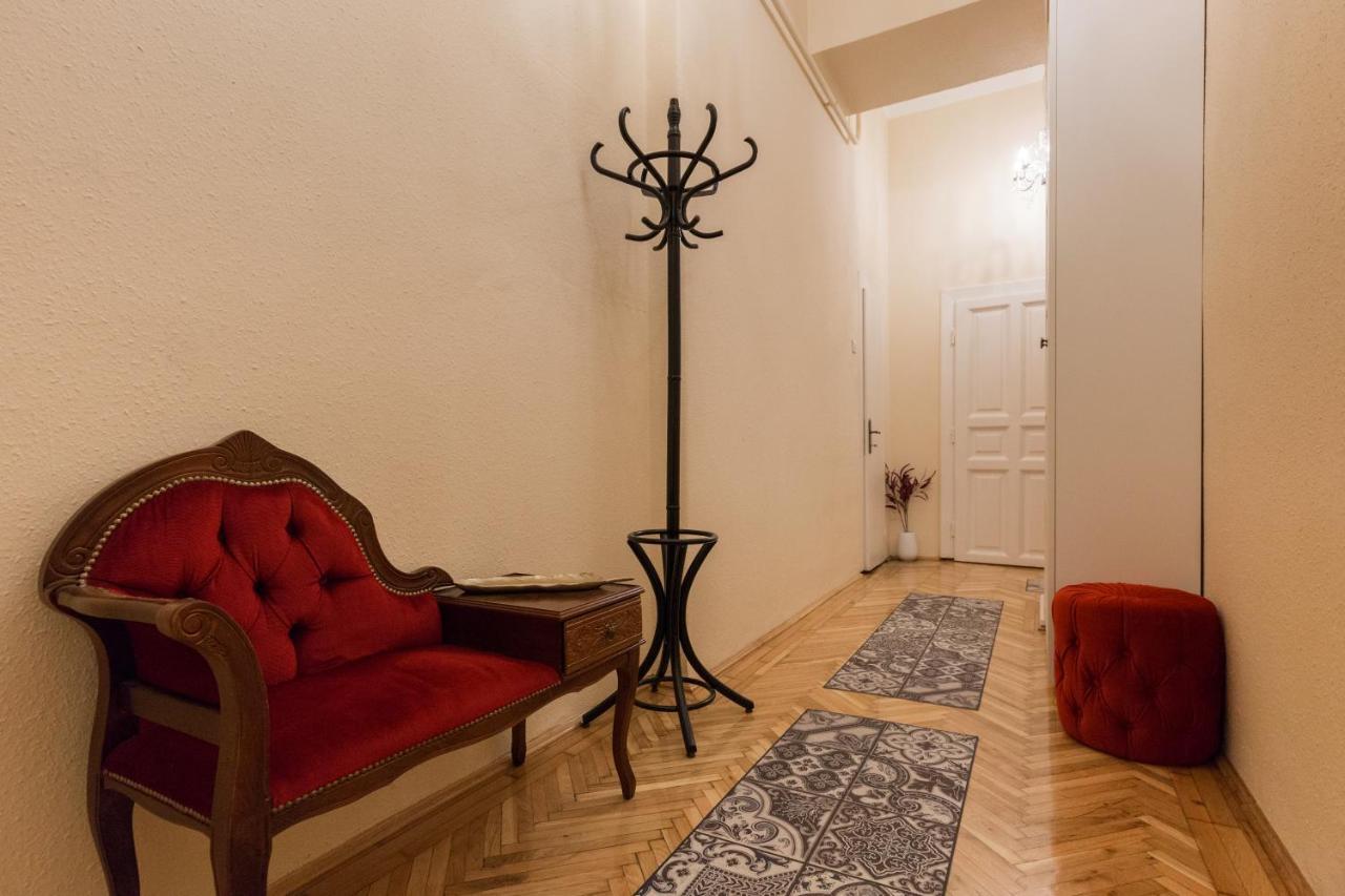 Апартаменти Eclectic Luxury & Spacious 2br Ac In Center *