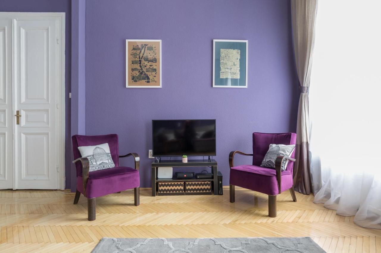 Eclectic Luxury & Spacious 2br Ac In Center Apartment Budapest