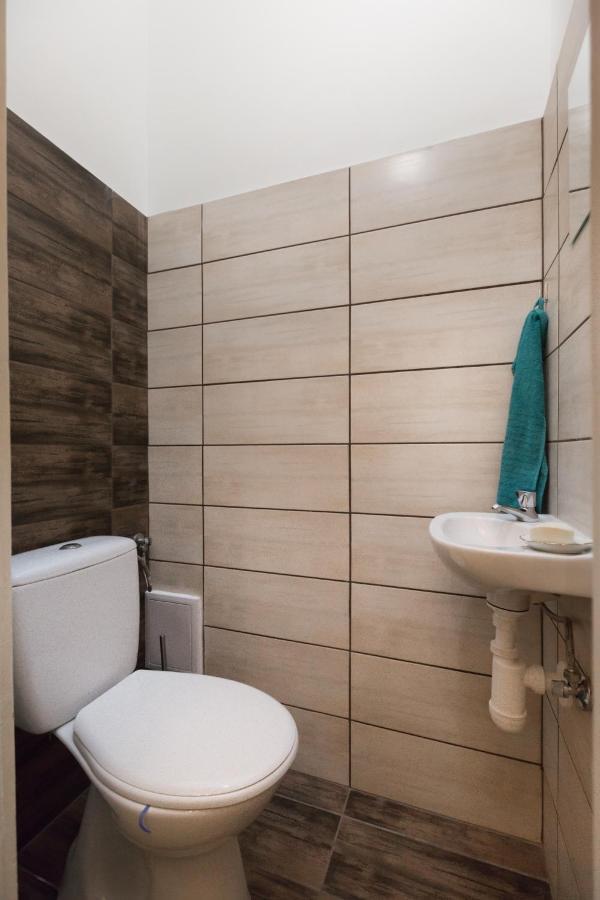 Eclectic Luxury & Spacious 2br Ac In Center Апартаменти Будапешт
